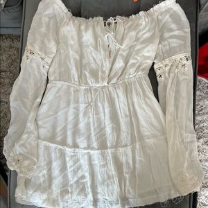 Off the shoulder Plunged neckline, ivory summer dress